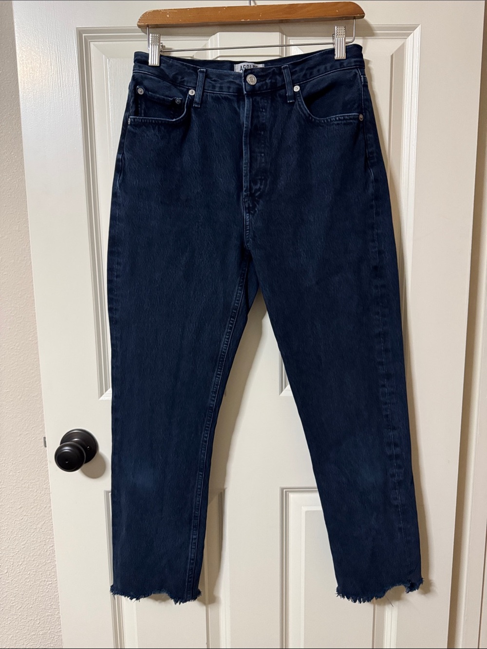 Agolde Riley High-Rise Straight Crop Jeans in Veto Wash